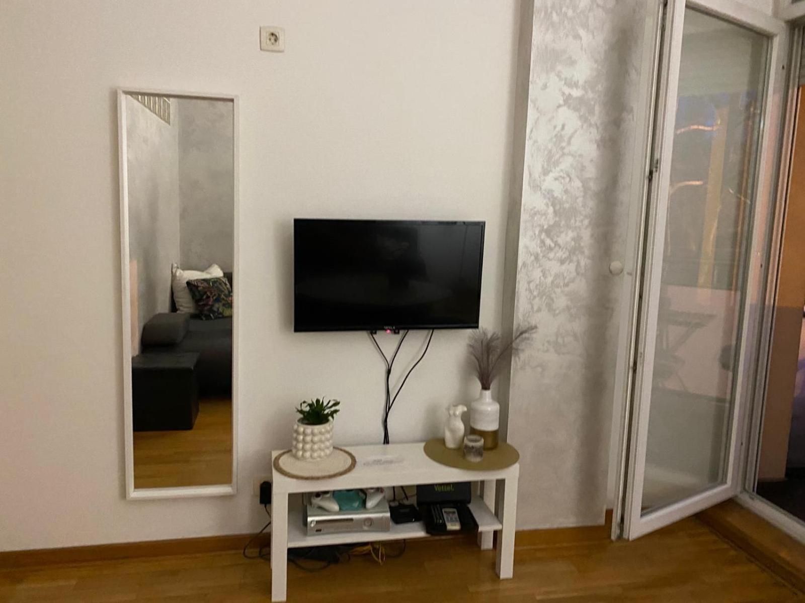 Apartman Bella Novi Beograd Bezanija Exterior foto
